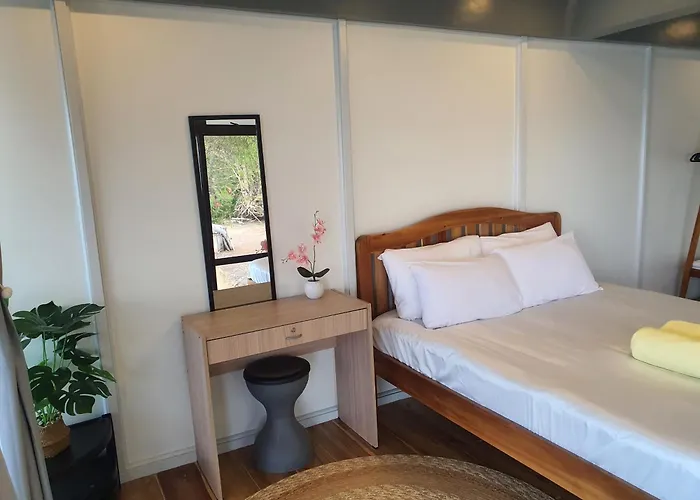 Casita Del Mar Palawan - Beachfront Room